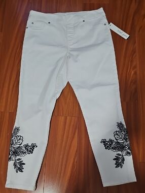 Tribal White Pull-on Denim Jeans With Black Embroidery Bottom Ankle Jeggings NWT